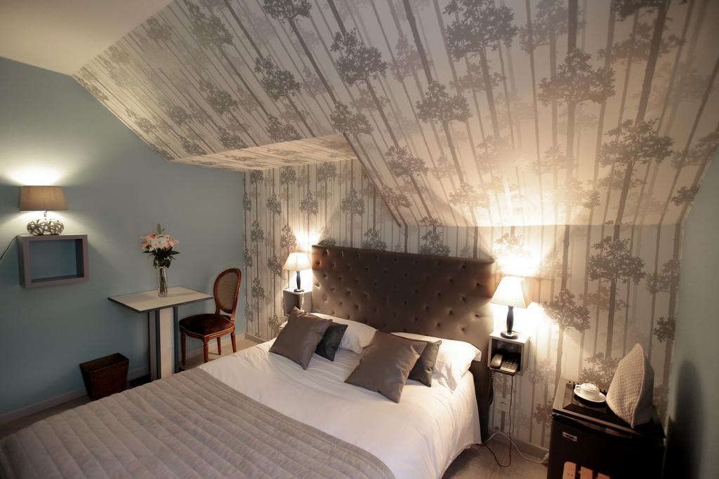 Auberge La Pomme De Pin Hotel Senonches Phòng bức ảnh