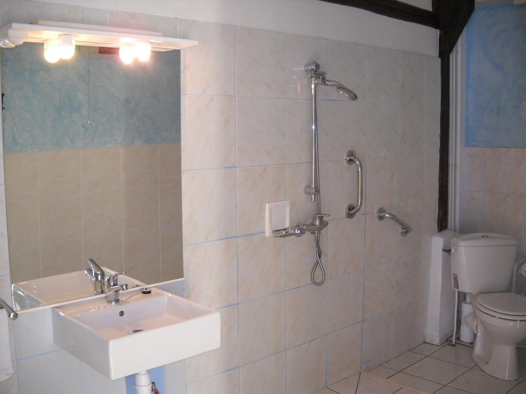Auberge La Pomme De Pin Hotel Senonches Ngoại thất bức ảnh