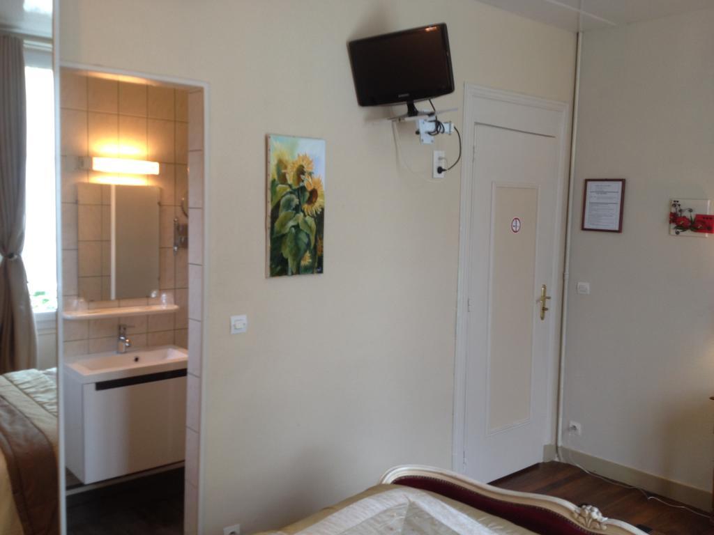 Auberge La Pomme De Pin Hotel Senonches Ngoại thất bức ảnh